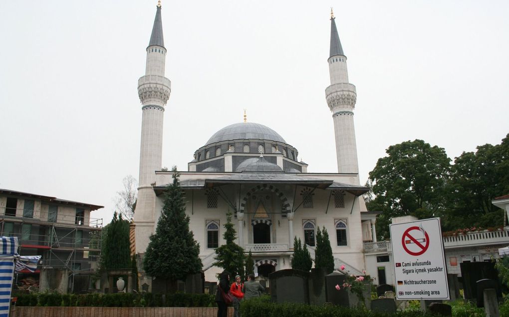 Moskee in de Berlijnse migrantenwijk Neukölln. Zaterdag 'vierden' pro-Palesijnse islamieten in deze wijk de slachting die Hamas onder Israëli's aanrichtte. beeld John Klein