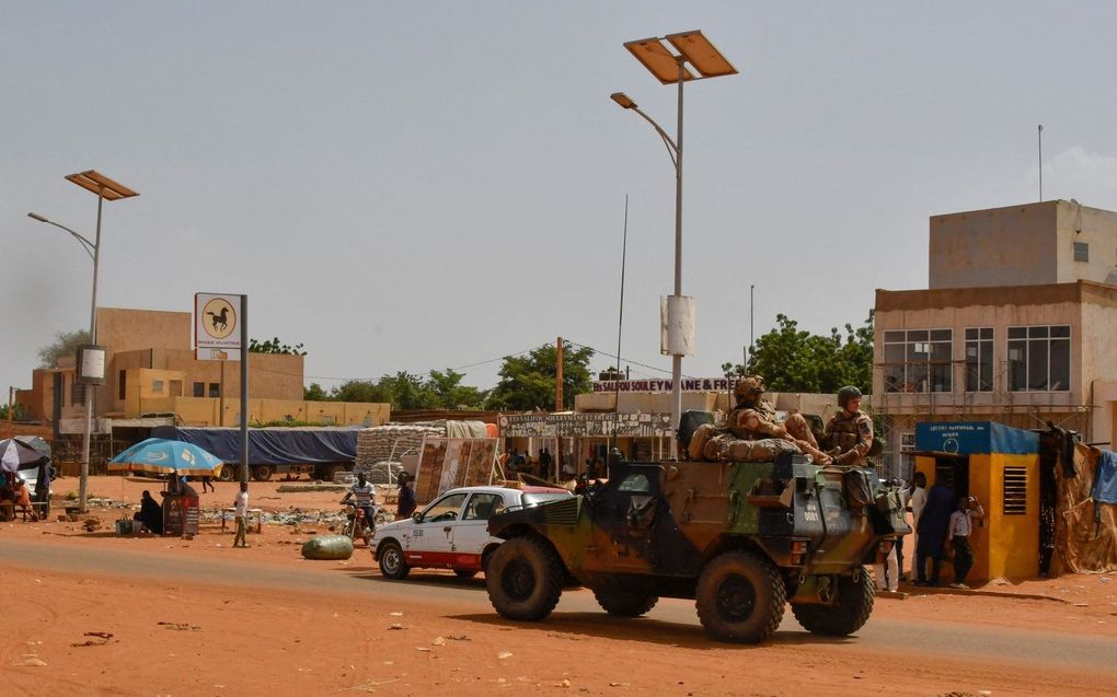 Frans legervoertuig in de Nigerese hoofdstad Niamey, 10 oktober. beeld AFP