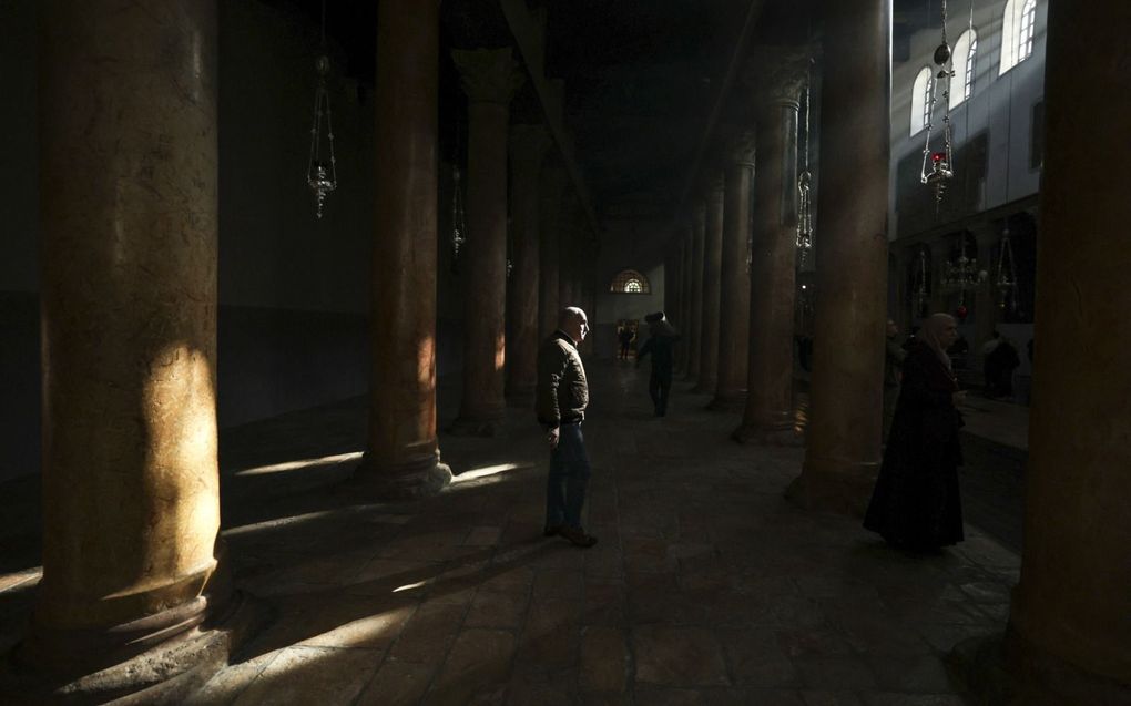 „Laat valse romantiek verre van ons zijn. Israëlreizen kunnen onbedoeld bijdragen aan een onwerkelijk sfeertje. Israël is méér dan een Bijbels openluchtmuseum.” Foto: interieur van de Geboortekerk in Bethlehem. beeld AFP, Hazem Bader