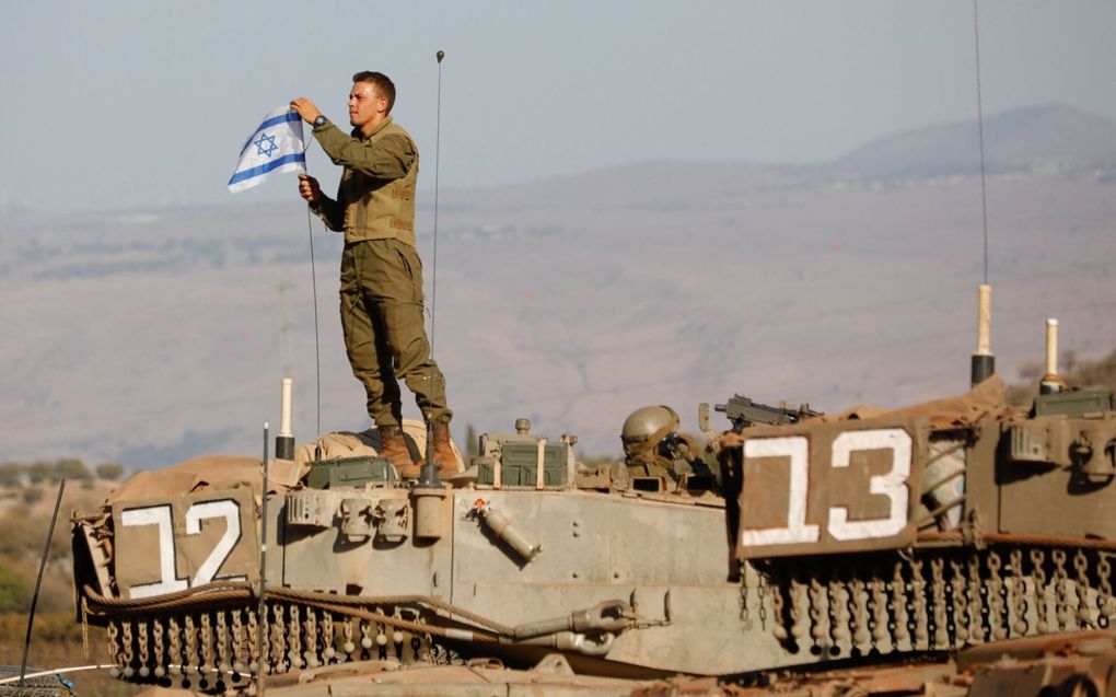 Israëlische tanks staan klaar om in actie te komen. beeld AFP, Jalaa Marey