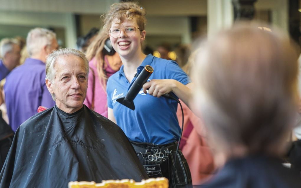 Minister Dijkgraaf laat zijn kapsel voor Prinsjesdag verzorgen door mbo’ers. Vakmensen zijn volgens hem hard nodig. beeld ANP, Iris van den Broek