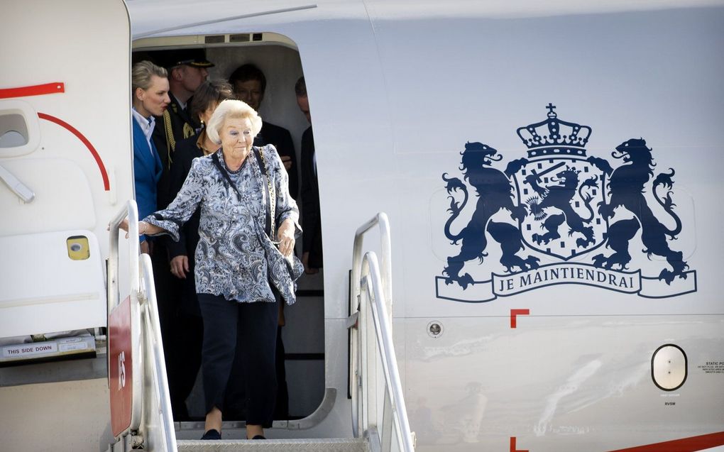 Prinses Beatrix komt aan op Hato Airport, voor haar vierdaagse bezoek aan Curacao en Aruba.  beeld ANP, Koen van Weel