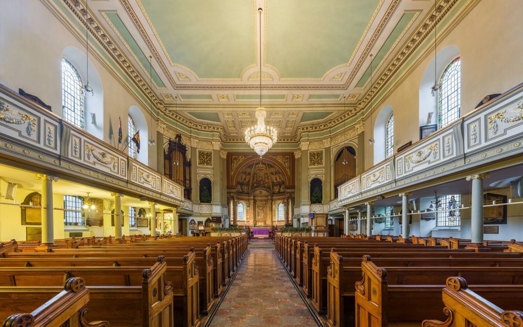 De St. Marylebonekerk in Londen is voor de National Churches Trust de kerk van het jaar, zo deelde de Britse erfgoedorganisatie maandag mee. Het monumentale gebouw werd uit 200 kansmakers gekozen. De jury keek vooral naar het creatief gebruik van kerken en de plaats die de kerk inneemt in de gemeenschap. In de Londense kerk zijn veel concerten, exposities en de kerk verhuurt ruimten. De prijs voor de beste restauratie ging naar de Saltaire United Reformed Church in West Yorkshire. beeld Wikimedia, Dadvid Iliff