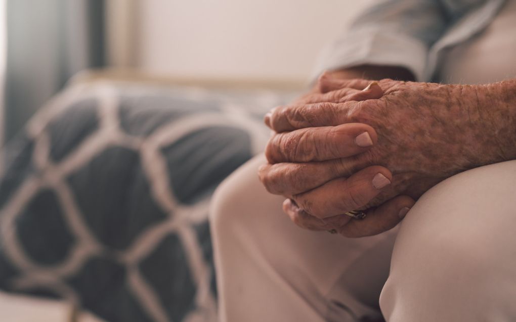 „Iedere keer dat de drempel voor hulp bij zelfdoding verder omlaaggaat, leidt ertoe dat de bescherming van kwetsbaren verder onder druk komt te staan.” beeld iStock