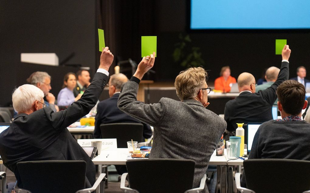 Stemming op de synodevergadering van de PKN in Lunteren, vrijdag eerder op de dag. beeld Niek Stam