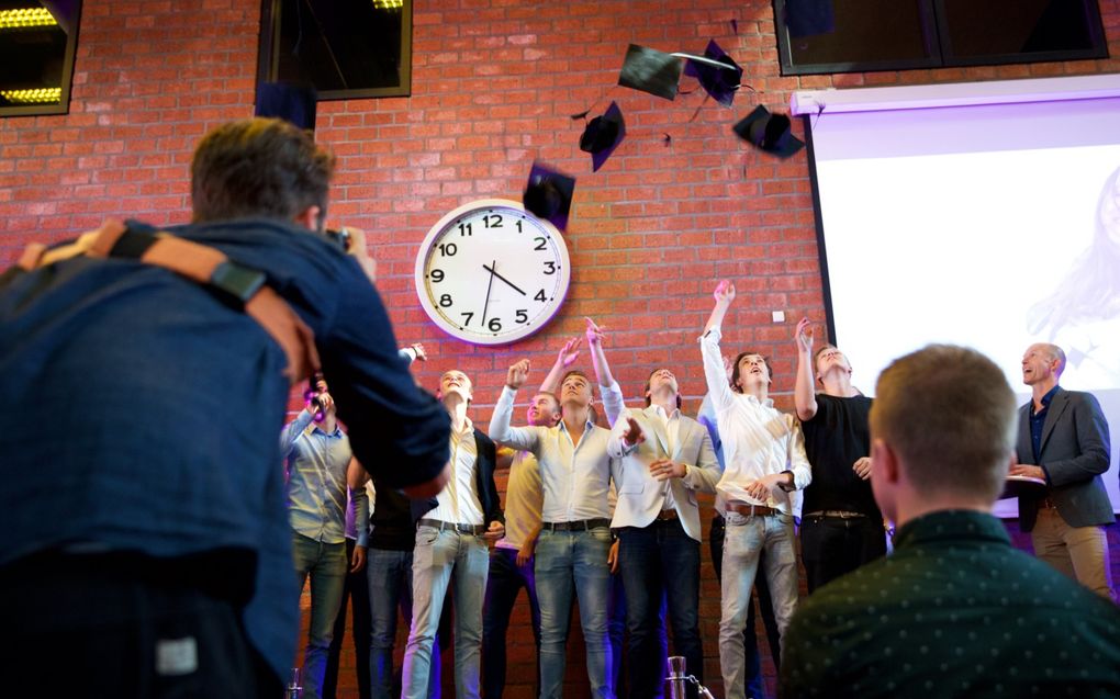 Diploma-uitreiking aan een mbo-school in Tilburg. Diploma's worden in de toekomst waarschijnlijk minder belangrijk. beeld ANP, Andy Smulders