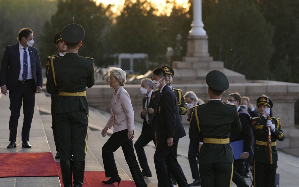 Voorzitter van de Europese Commissie Ursula von der Leyen ontmoette in april de Chinese president Xi Jinping in Peking. beeld AFP, Ng Han Guan