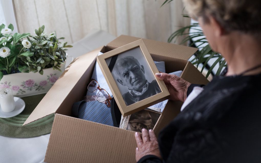 „De dood verandert relaties, maar beëindigt ze niet.” beeld iStock