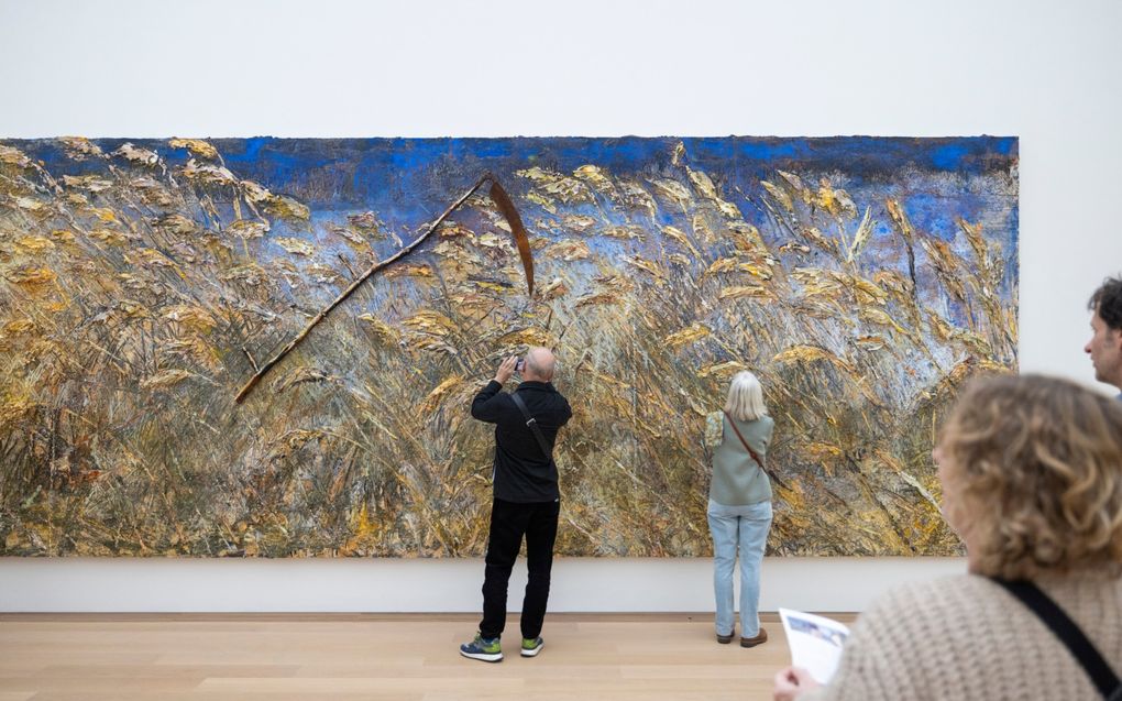 ”Aus Herzen und Hirnen spriessen die Halme der Nacht”, 2019-2020, Anselm Kiefer. beeld Jaco Hoeve