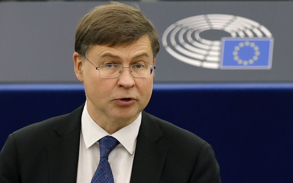 Dombrovskis. beeld EPA, Ronald Wittek