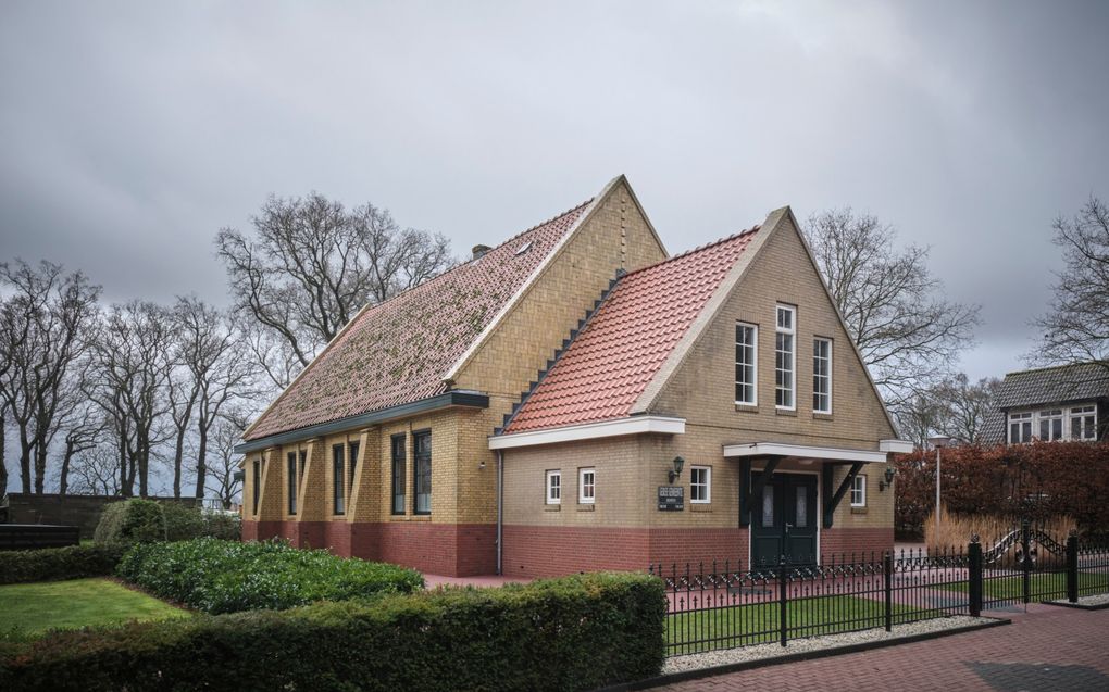 Aan de kerk uit 1933 is een voorportaal toegevoegd. beeld Sjaak Verboom