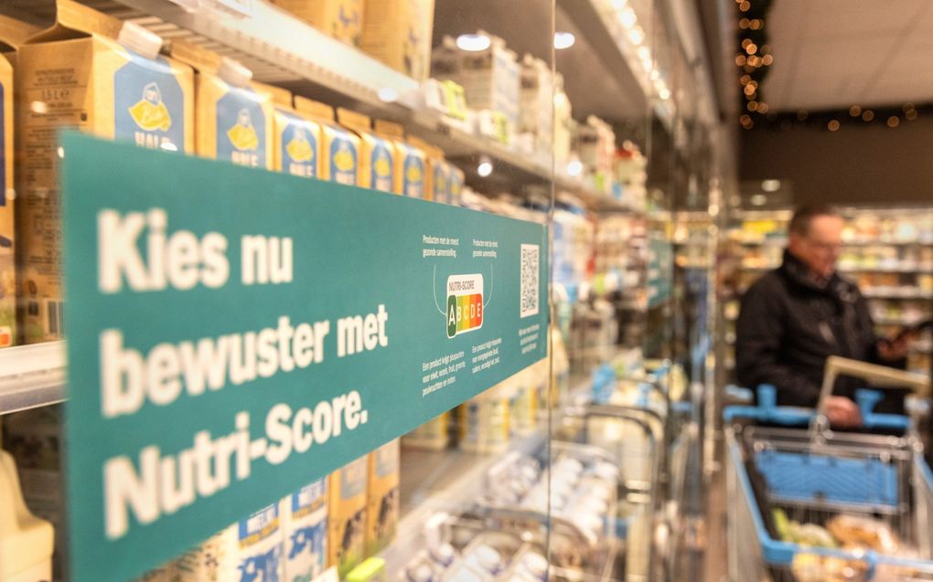 De Nutri-Score moet consumenten helpen gezondere keuzes te maken én fabrikanten stimuleren hun product gezonder te maken. beeld Erik Kottier