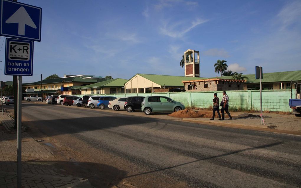 De in aanbouw zijnde cel op het terrein van het Militair Hospitaal in de Surinaamse hoofdstad Paramaribo. Oud-legerleider Desi Bouterse zal hier op termijn worden gevangen gehouden. beeld ANP, Ranu Abdelakh