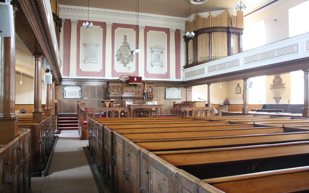 Interieur van de United Reformed Church, Doddridge Street, Northampton, waar Philip Doddridge predikant was. beeld Wikimedia