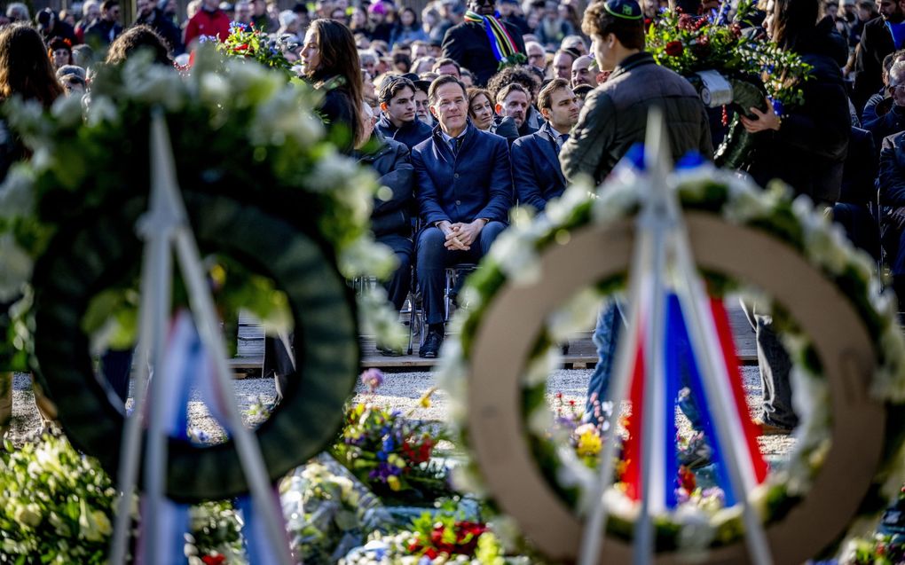 Rutte tijdens de Nationale Holocaust Herdenking. beeld ANP,  ROBIN UTRECHT