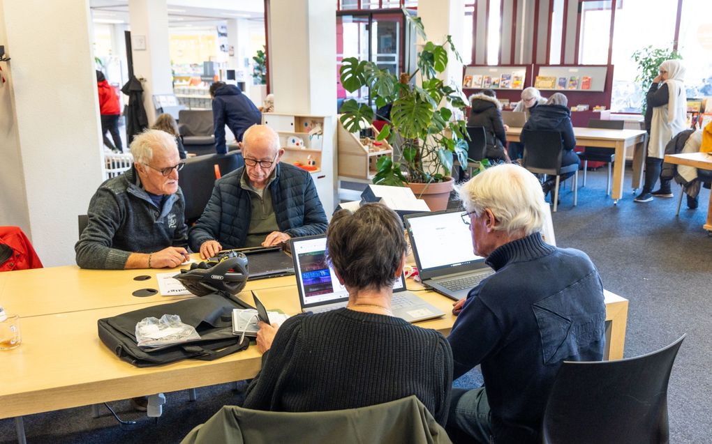 Het digiTaalhuis in de bieb in Katwijk. beeld RD, Anton Dommerholt