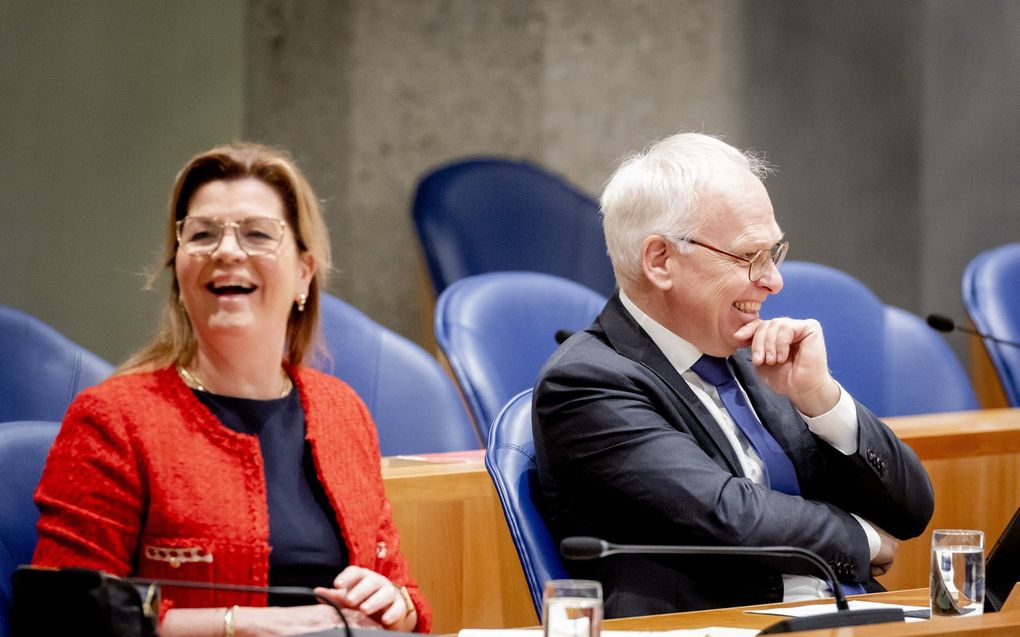 De ministers Van der Wal (l.) en Adema enkele weken geleden bij de behandeling van de begroting van het ministerie van Landbouw, Natuur en Voedselkwaliteit. beeld ANP, Sem van der Wal