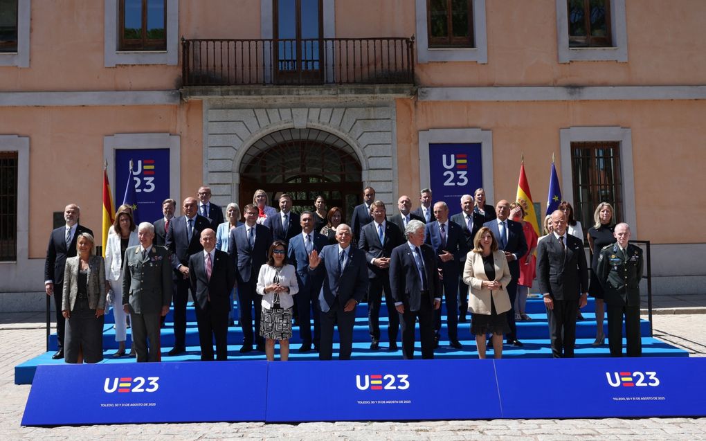 Groepsportret van de EU-ministers van Defensie in 2023 in Toledo. beeld AFP, Pierre-Philippe Marcou