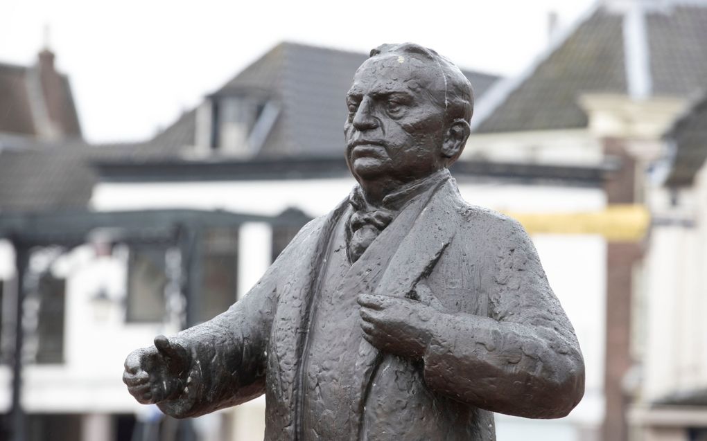 Standbeeld van Abraham Kuyper in Maassluis. beeld RD, Anton Dommerholt