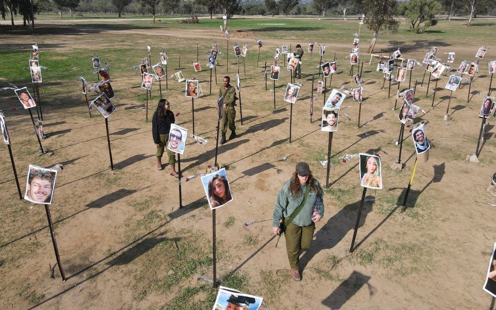 Gedenkplaats voor slachtoffers van de aanslagen van 7 oktober in Israël. beeld AFP, Jack Guez