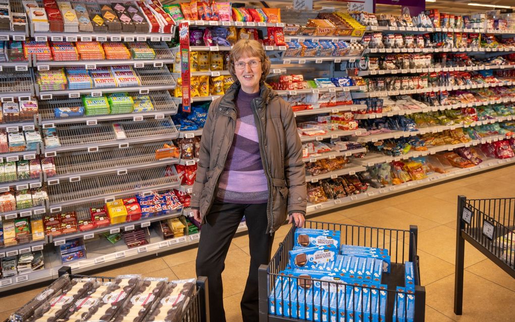 Een op de zes 20-plussers had in 2023 obesitas. Deels is dat te wijten aan het enorme ongezonde aanbod in de supermarkt, zegt diëtiste Anke de Boer. beeld Niek Stam