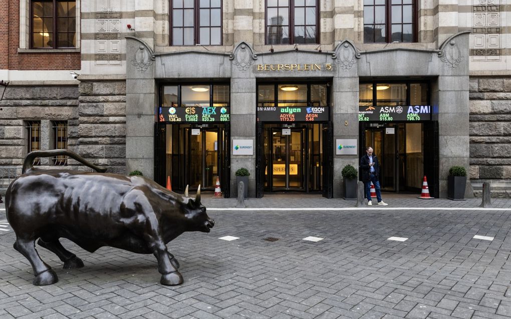 Exterieur van de Amsterdamse effectenbeurs op Beursplein 5. Vorige maand bereikte de AEX-index de hoogste stand ooit. beeld ANP, Eva Plevier