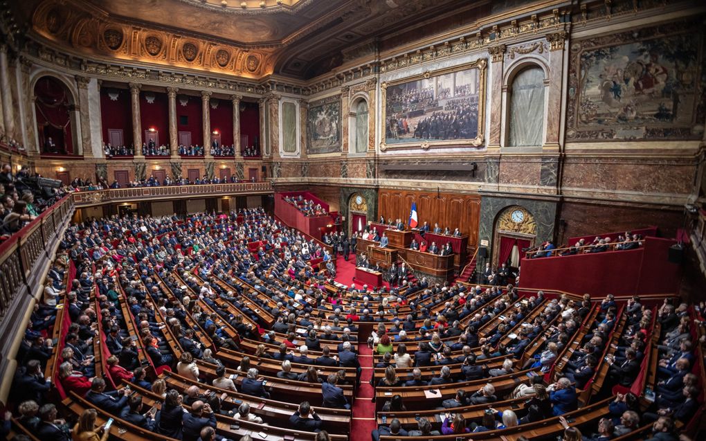 De Franse Assemblée nationale stemde woensdag voor een voorstel om homoseksuelen, die vroeger zouden zijn gediscrimineerd, tegemoet te komen. beeld EPA, Christophe Petit Tesson