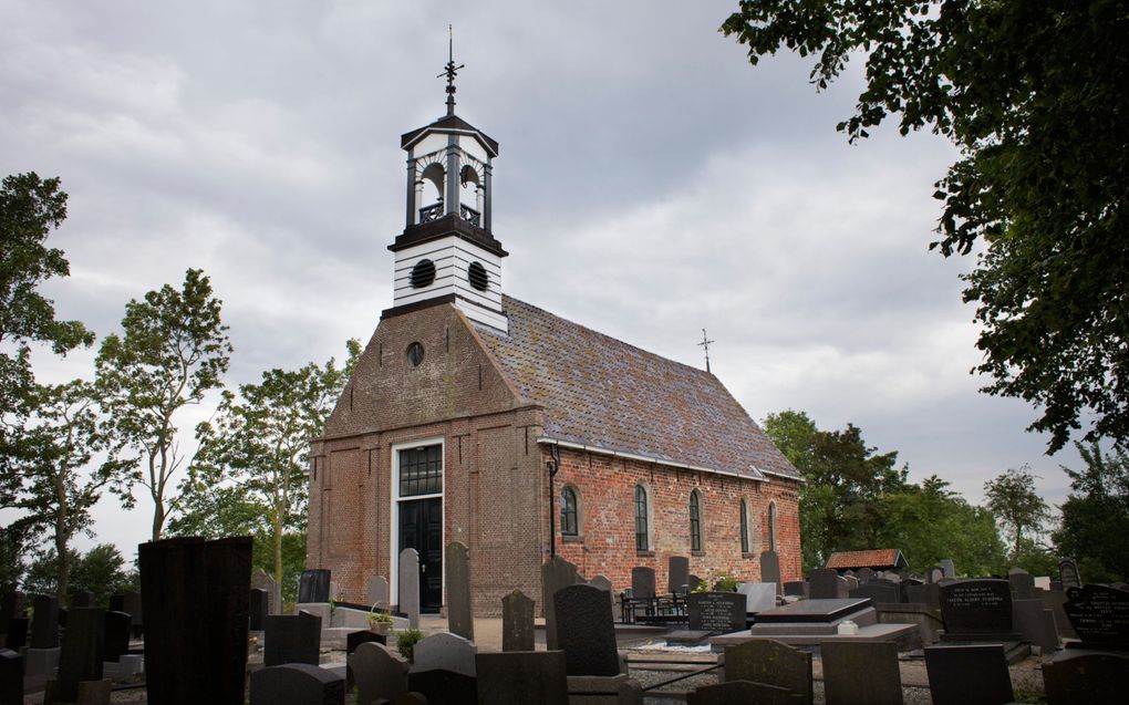 De Sint-Catharinakerk in het Friese Aalsum, een van de kerken op de route. beeld Sjaak Verboom