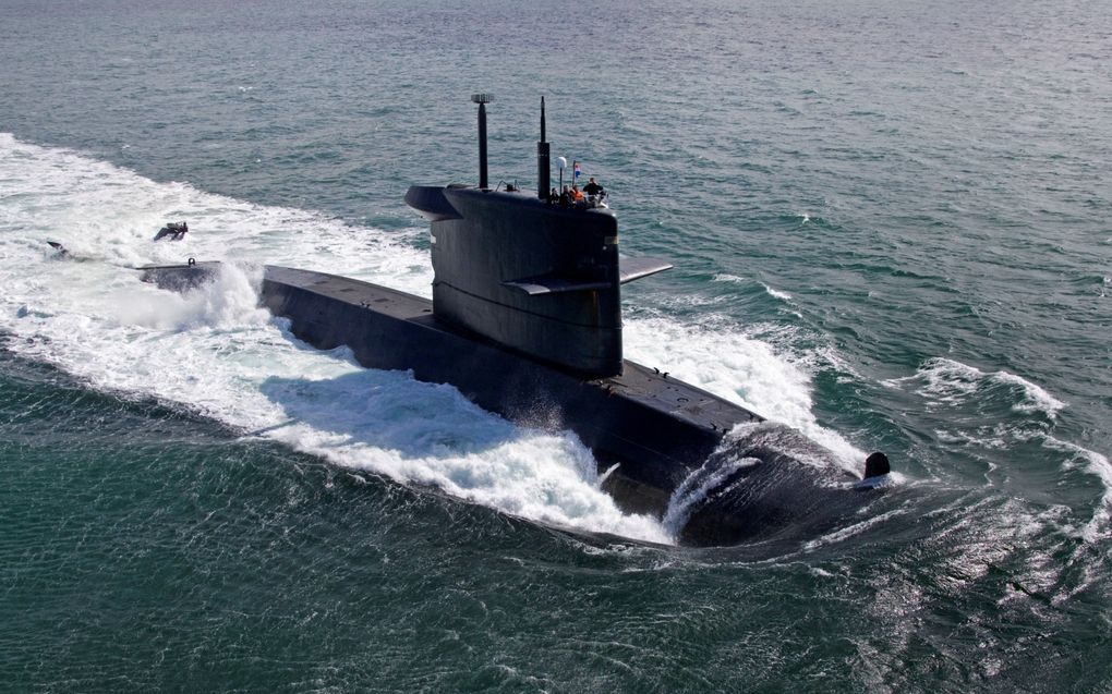 Een Nederlandse onderzeeboot van de Walrusklasse tijdens een oefening op de Noordzee. beeld Defensie