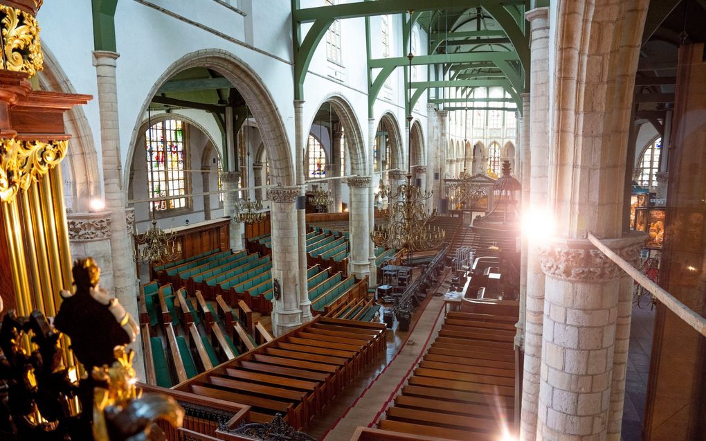 Interieur van de Goudse Sint-Janskerk. beeld Cees van der Wal