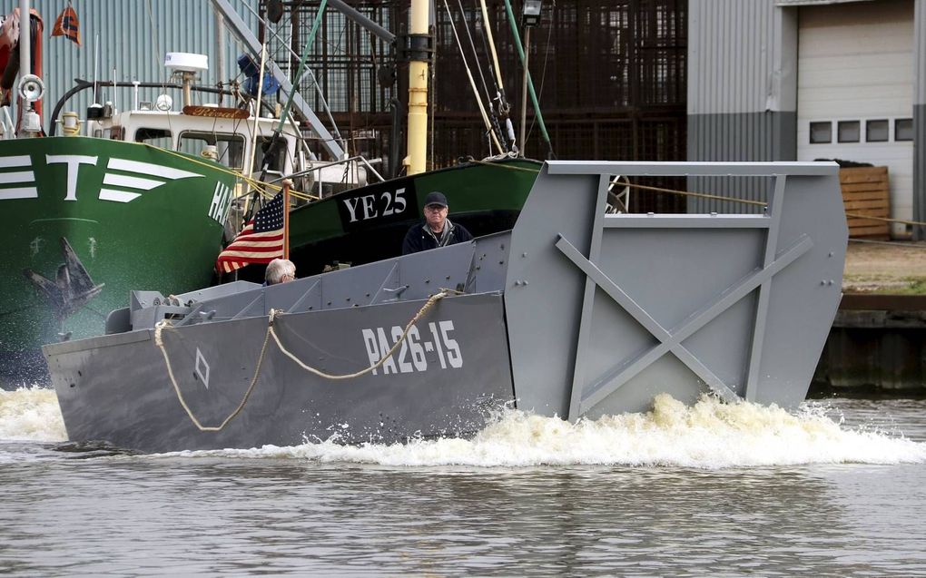 In Harlingen is een landingsboot uit 1944 gerestaureerd. Met dit type vaartuig kwamen de geallieerden in 1944 aan in Normandië. beeld Simon Bleeker