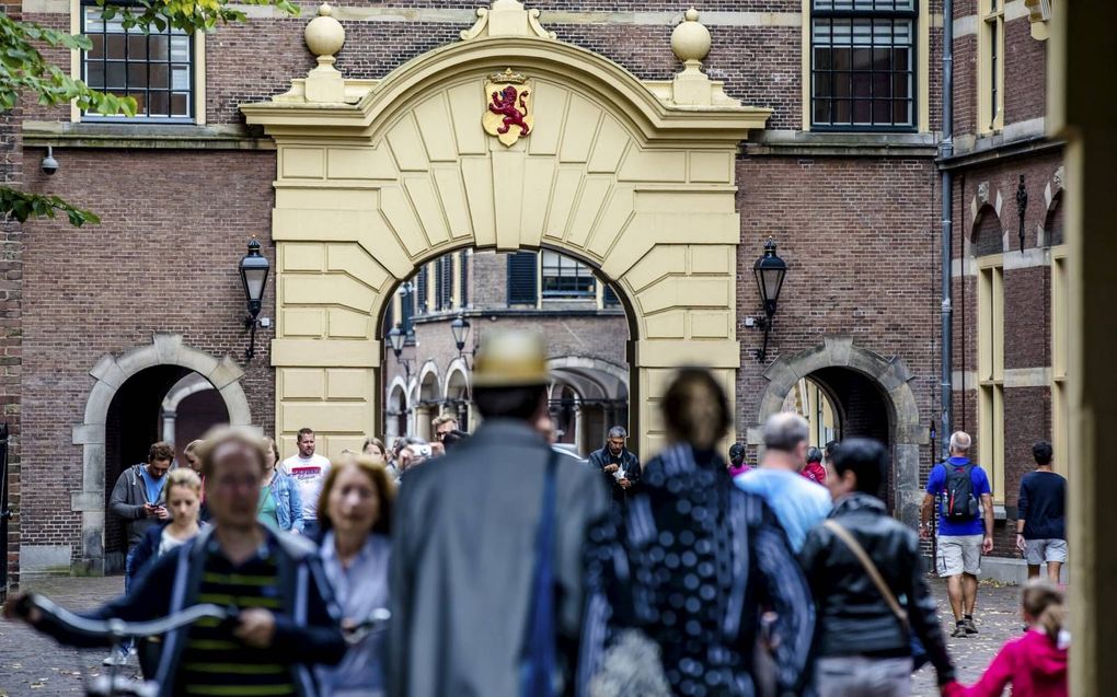 Het Binnenhof vormt het werkterrein van ProDemos, dat Nederlanders laat kennismaken met de Haagse politiek. beeld ANP, Remko de Waal