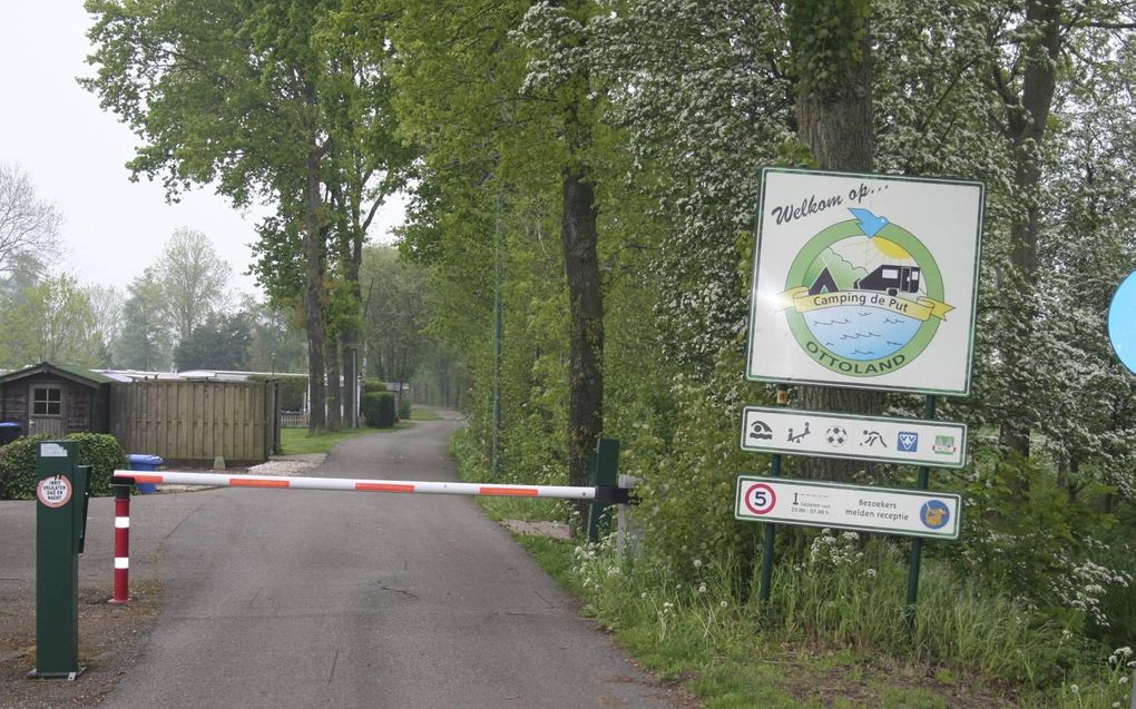 Bij de 100 stacaravans op camping De Put in Ottoland komen als het aan de nieuwe eigenaar ligt 150 chalets voor arbeidsmigranten. beeld André Bijl