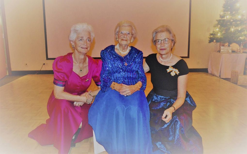Tijdens het feest in Gera op 20 december 2018 voor de honderdste verjaardag van Woizlawa Feodora prinses Reuss, geboren hertogin van Mecklenburg ( feest was te Gera op 20 dec 2018). Dit is het hele Huis Mecklenburg-Schwerin; v.l.n.r. hertogin Edwina (1960