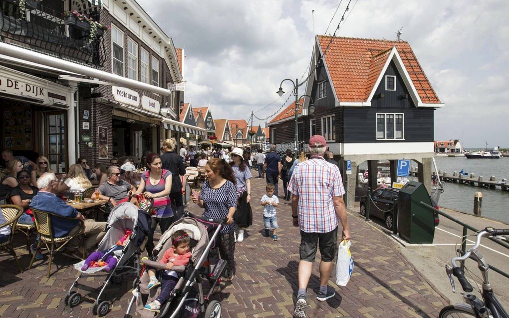 In het toeristische vissersdorp Volendam stemde bij de verkiezingen voor Provinciale Staten in maart meer dan de helft van de dorpelingen op Forum voor Democratie.  beeld RD, Anton Dommerholt