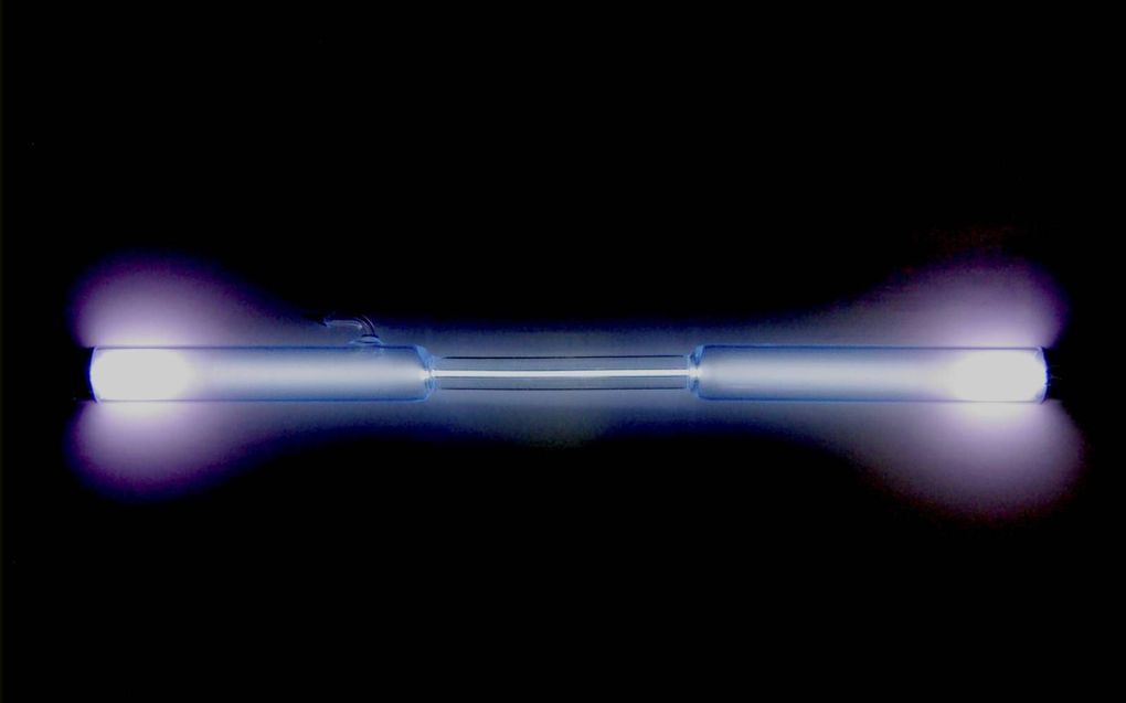 Het element xenon is bekend van de felle gasontladingslampen.  beeld Wikimedia, Alchemist-hp