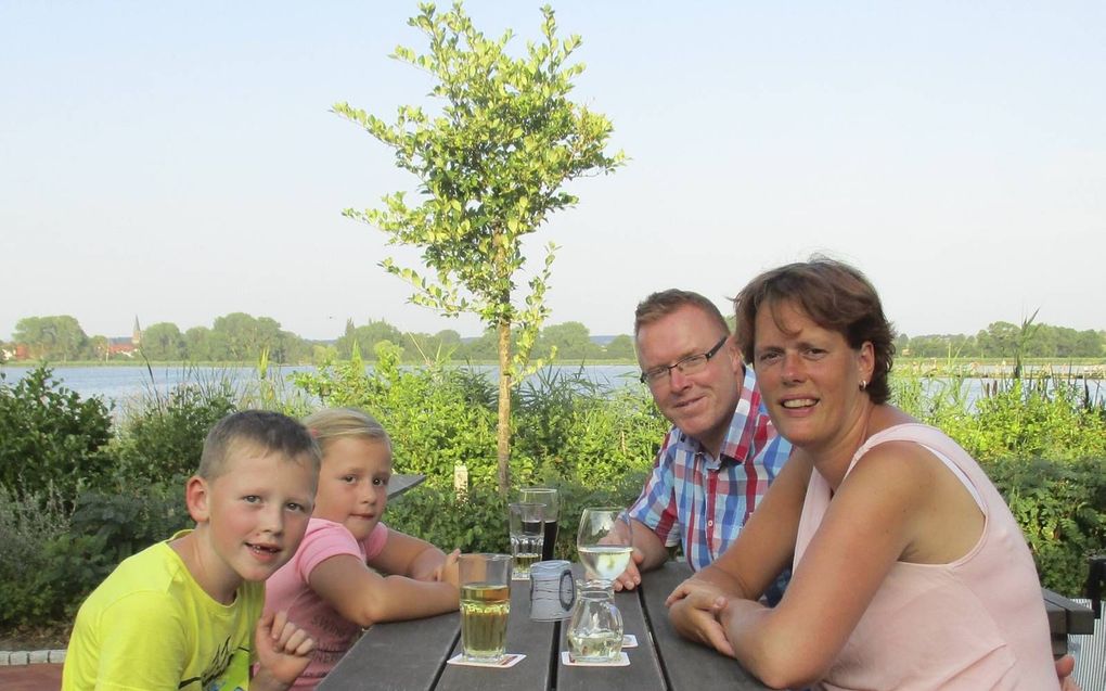 Het gezin van Allet vangt elke week de kinderen van een overbelast gezin op. beeld RD