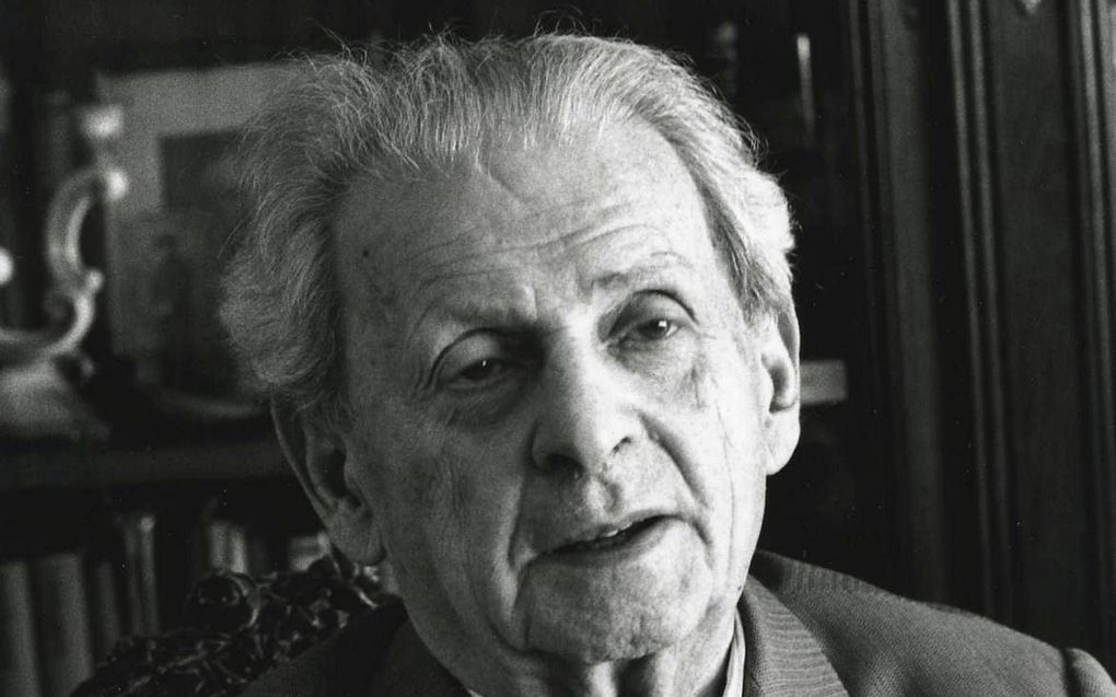 Ons menszijn ís de verbinding met de ander, zegt psycholoog De Wachter vanuit de filosofie van Emmanuel Levinas. Foto: Levinas. beeld Wikimedi