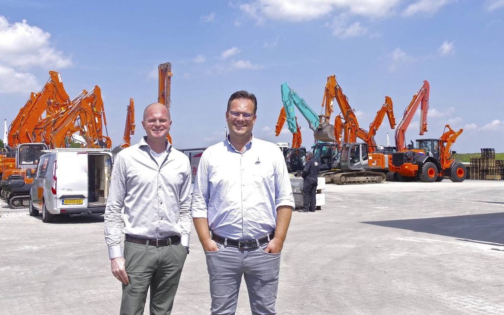 Pladdet past machines in eigen huis aan naar de wensen van de klant. Foto: de directieleden Jonathan de Putter (l.) en Gerrit Cazant. ​beeld Van Scheyen Fotografie