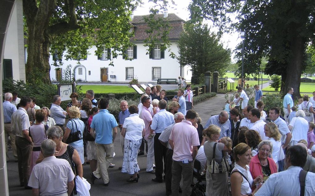 Kerkgangers in Interlaken. beeld Arie de Bruin