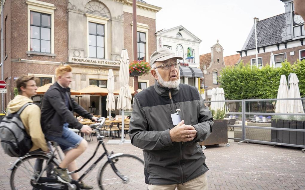 Gids Jan Visser woont al 35 jaar in Sneek. beeld Niek Stam