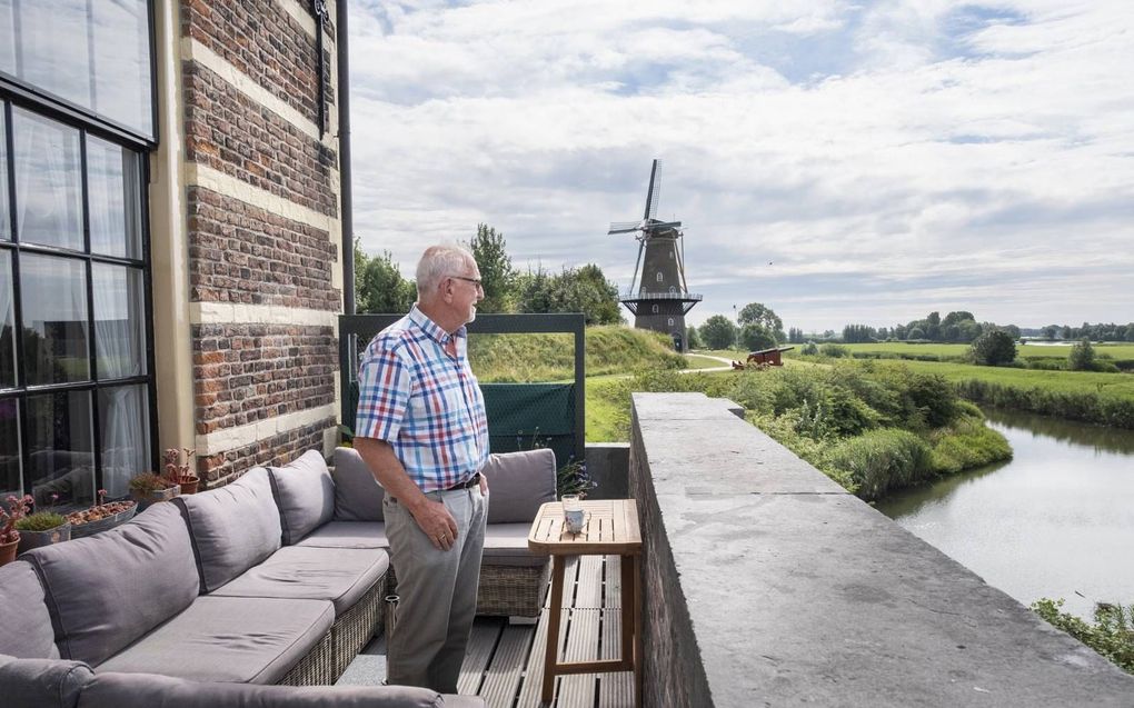 Sinds 1988 bewoont Huub Phielix de Dalempoort in Gorinchem. beeld Sjaak Verboom