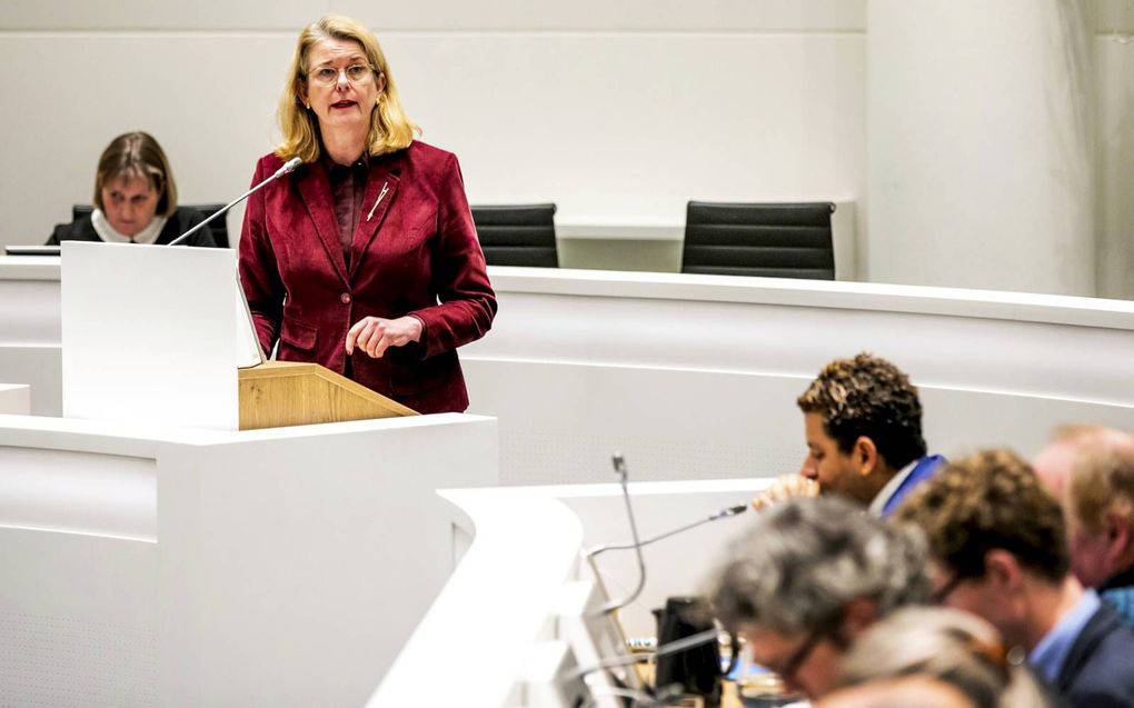 Na een kritisch rapport over wat er misging in Scheveningen tijdens de oudjaarsnacht diende burgemeester Paulien Krikke van Den Haag haar ontslag in. De stad was een maatje te groot voor Krikke, oordeelden diverse media. beeld ANP, Remko de Waal