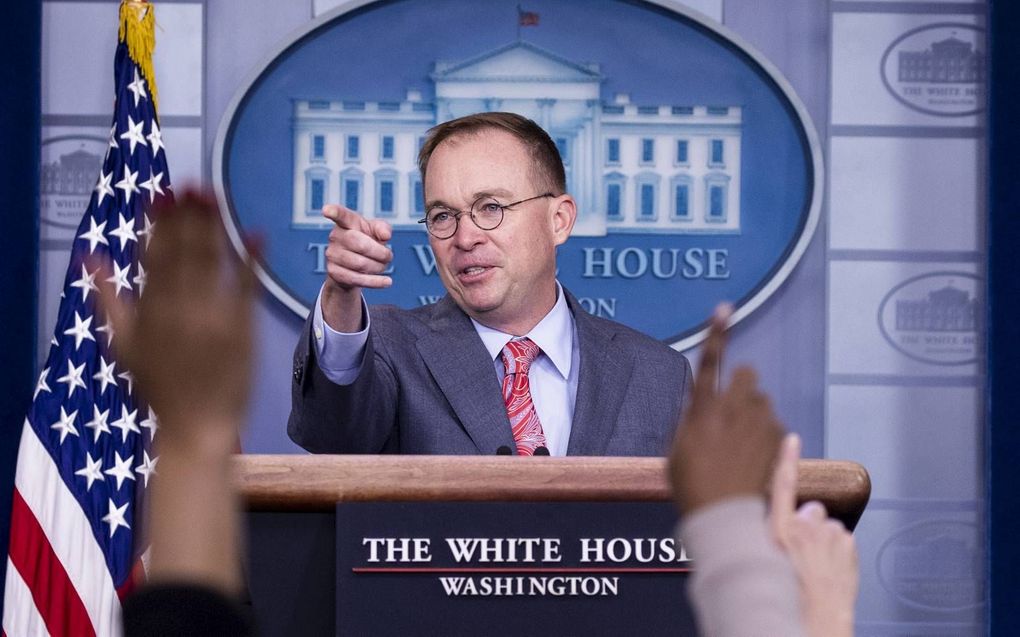 Stafchef Mick Mulvaney tijdens een persconferentie vorige week. Het gerucht gaat dat Trump van plan is hem te vervangen. beeld EPA, Michael Reynolds