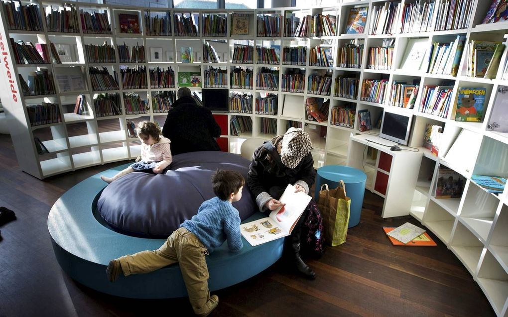 Het is altijd oppassen geblazen bij onder meer jeugdliteratuur. Titels als ”Dit huis wil bloed” verraden de gevaarlijke inhoud. beeld ANP, Koen Suyk