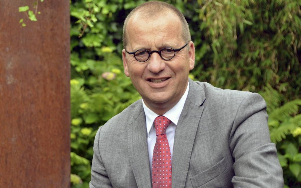 Burgemeester Theo Segers van Staphorst vertrekt naar de gemeente Molenlanden in Zuid-Holland. beeld Eelco Kuiken