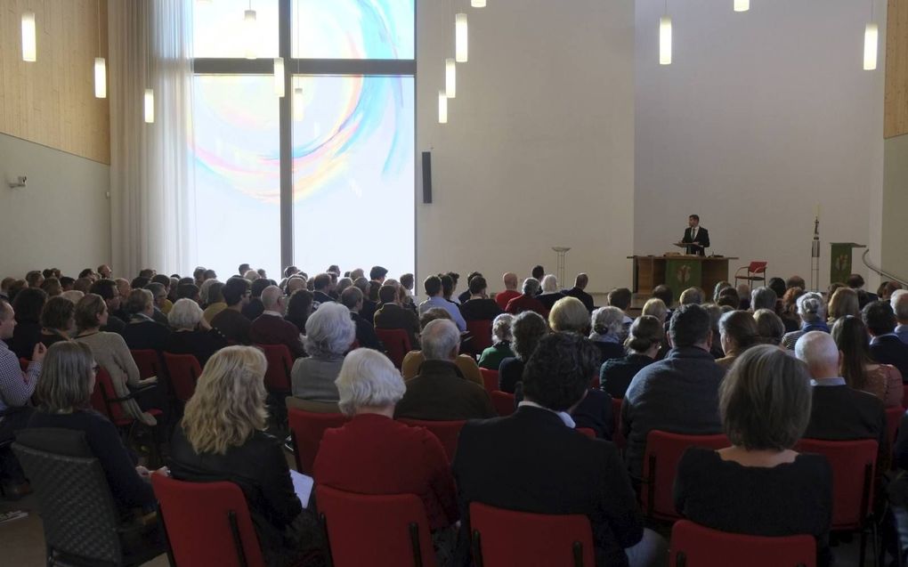 Dr. M. Klaassen sprak op de Tabernakeldag in Veenendaal over vreugde in God. beeld RD