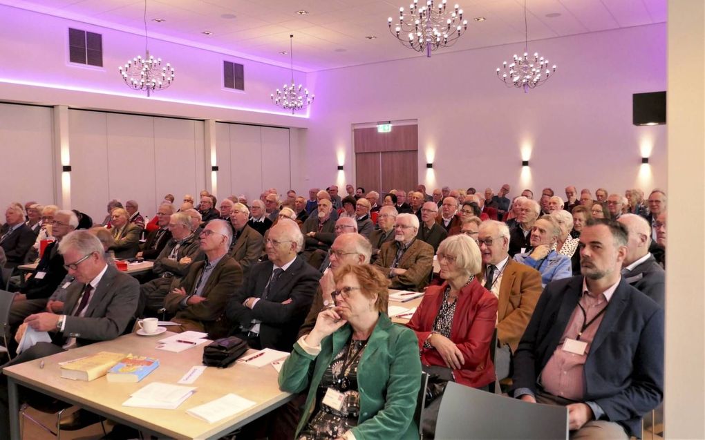 In Nijkerk vond woensdag de emeritidag van de Bond van Nederlandse Predikanten plaats. Dr. Bas Plaisier was de spreker. beeld RD