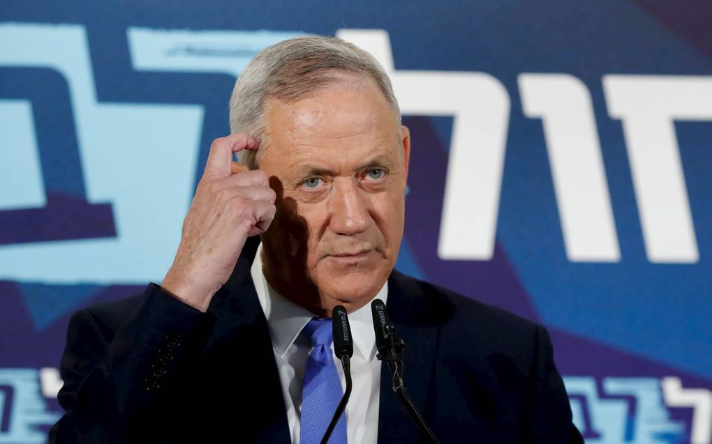 Leider Benny Gantz van Blauw-Wit gaf woensdagavond in Tel Aviv tekst en uitleg over zijn mislukte formatiepoging. beeld AFP, Jack Guez