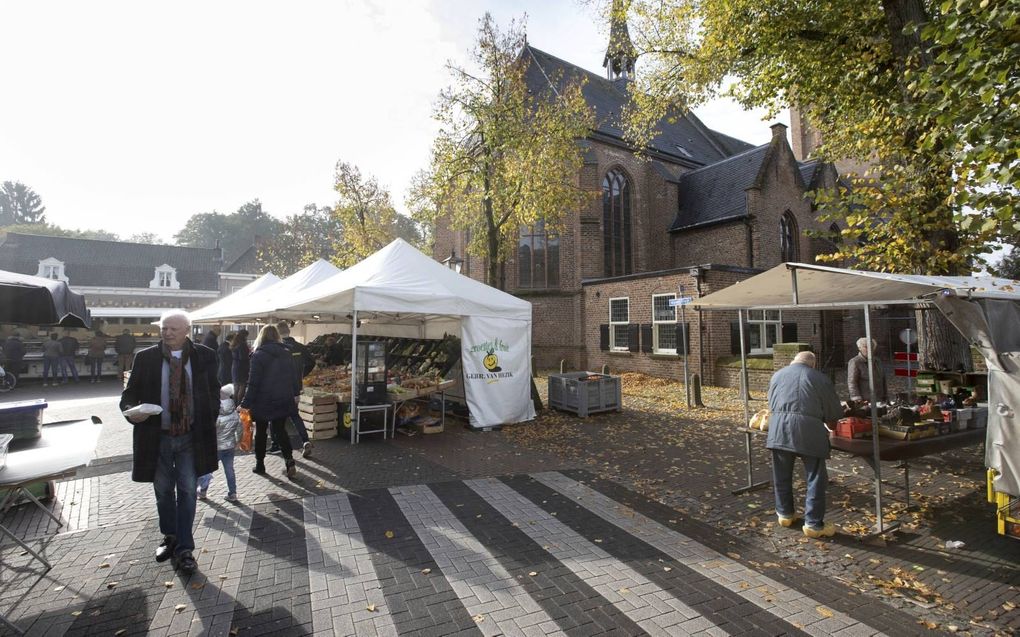 De Scherpenzeelse gemeenteraad is verdeeld over een mogelijke fusie met de gemeente Barneveld. Maandag moet de raad een beslissing nemen. beeld RD, Anton Dommerholt